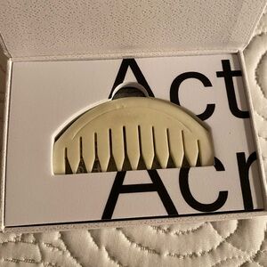 Act+Acre Gua Sha for scalp